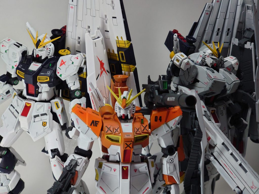 以前に投稿したνガンダム2体と一緒に撮影それぞれ違いが出ていて、個人的にはご満悦ですw最後までご覧頂き、ありがとうございました!!