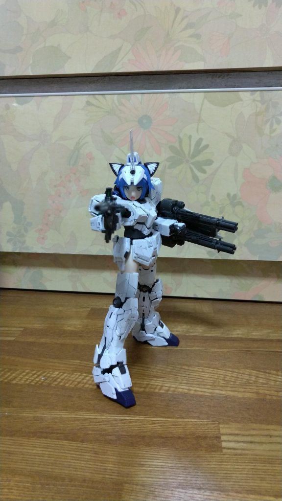 これよりポージング。まずはビームマグナム!「今度は直撃させるっ!」