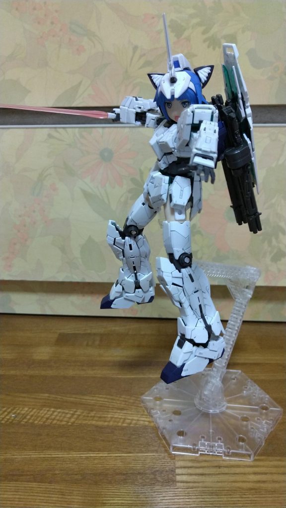 ビームサーベル抜刀「この……!わからずやぁっ!!」