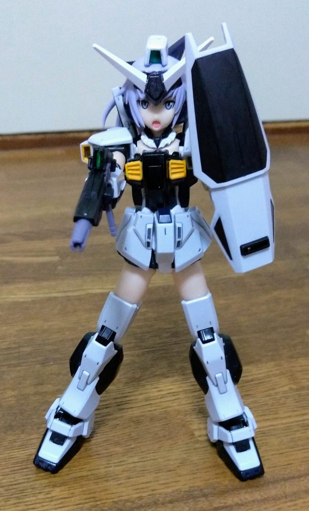 これより適当にポージング。カラーリング的にアムロ専用機と言ってもいいような気もしますが、あの天パは喜ぶか嫌がるか……どうだろう……?グラサンの赤いロリコンなら喜びそうですがwwアムロ「俺にこんな機体に乗れというのかっ!」シャア「お前が嫌なら私が頂こう。」アムロ「ふざけるなっ!俺が一番ガンダムを上手く乗りこなせるんだっ!」