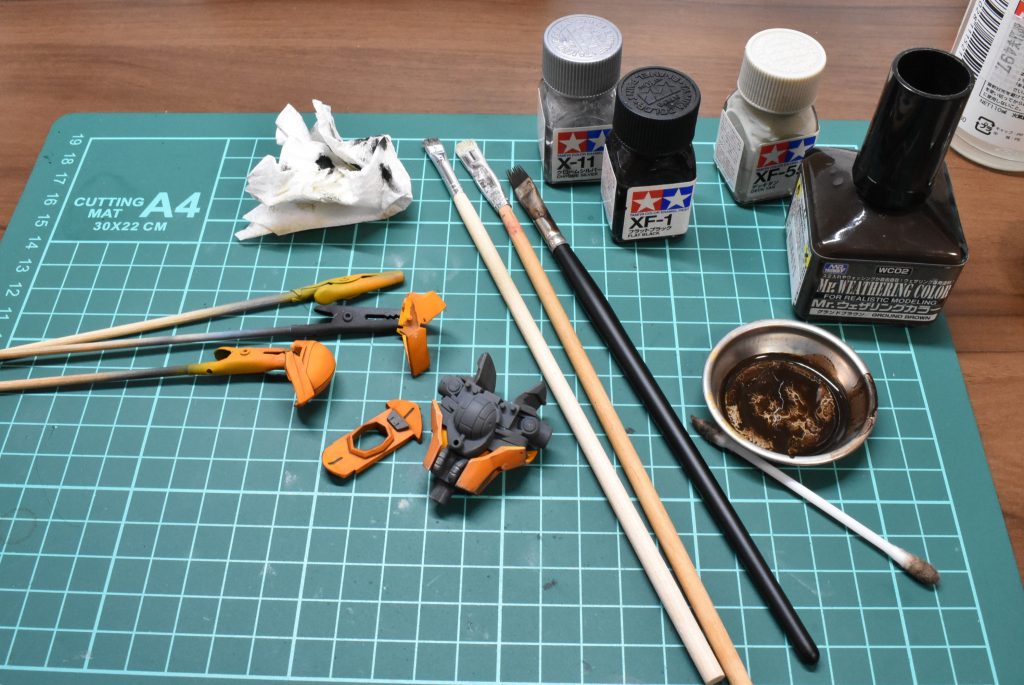 ウェザリング作業風景。