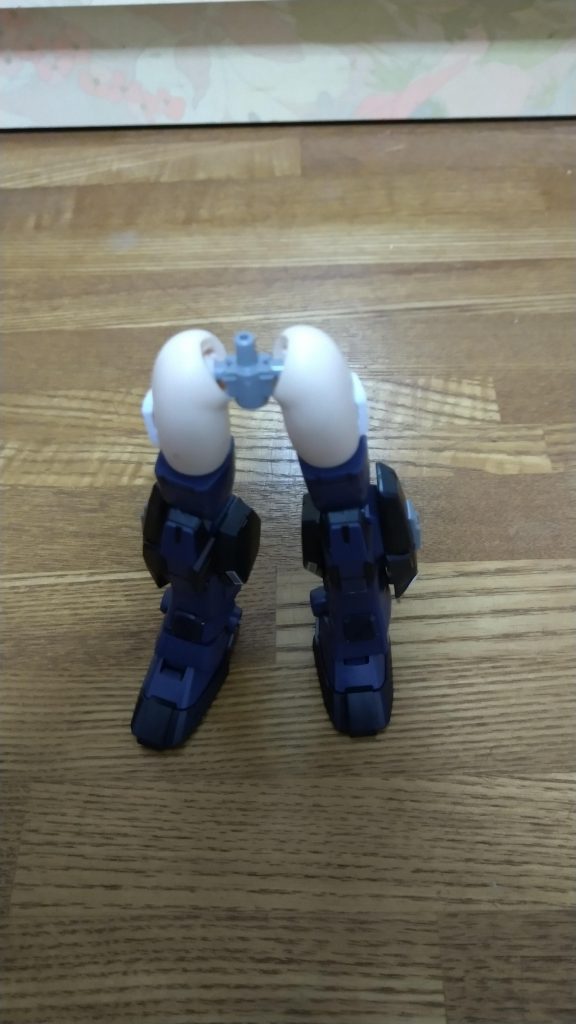 太ももはガンプラ側の股関節にFAGの太ももを差し込むだけ。股関節のパーツが3mmくらいの太さですが、FAG側のボールジョイント等がきつい場合はパーツがねじ切れる等破損の恐れがあるためFAGのジョイント側を少し広げたほうがスムーズに入りますが、広げすぎるとユルユルになるため加減がだいじです。やはりMS娘はRGよりもHGのほうがしっくりくるようですw今回はこれで終わろうと思います。最後まで見ていただきありがとうございました!