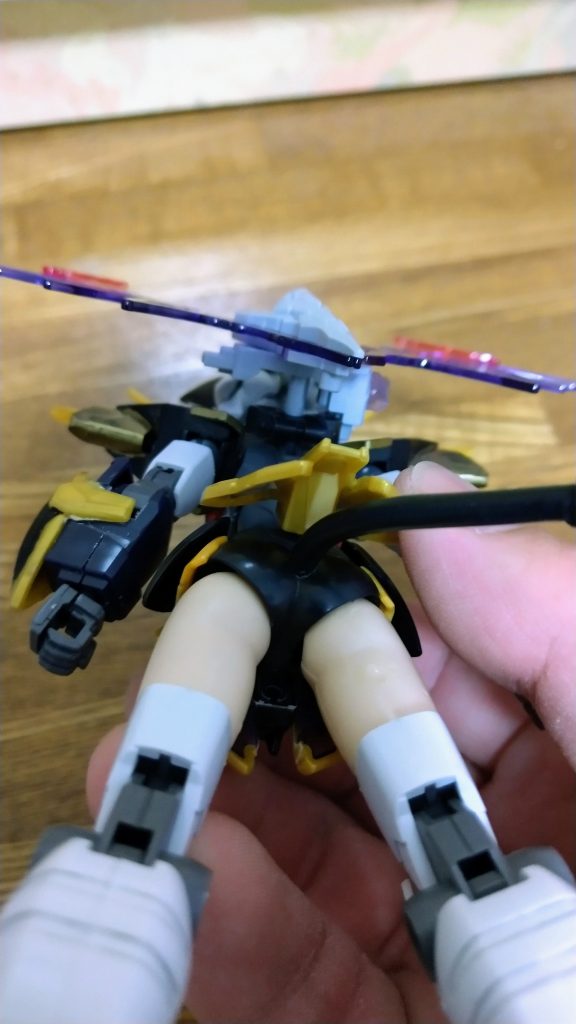 お尻に3.2mm程度の穴を開け、この尻尾を取り付けるという簡単な改造となっております。本当に他意はありませんよっ!?大事なことなので2度言いましたw