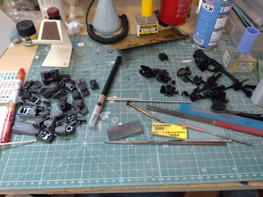 成型色、黒い！