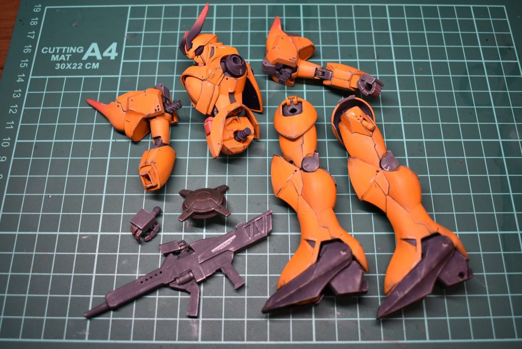 組み立て途中。