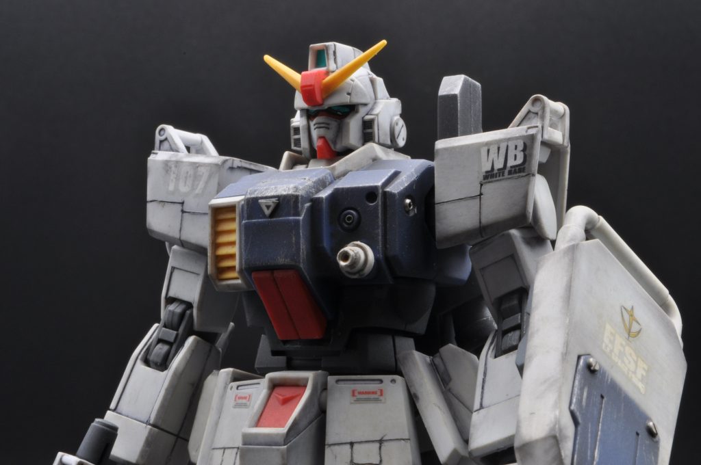 胸部バルカンには、つぶし玉とICソケットのお尻が入ってます。