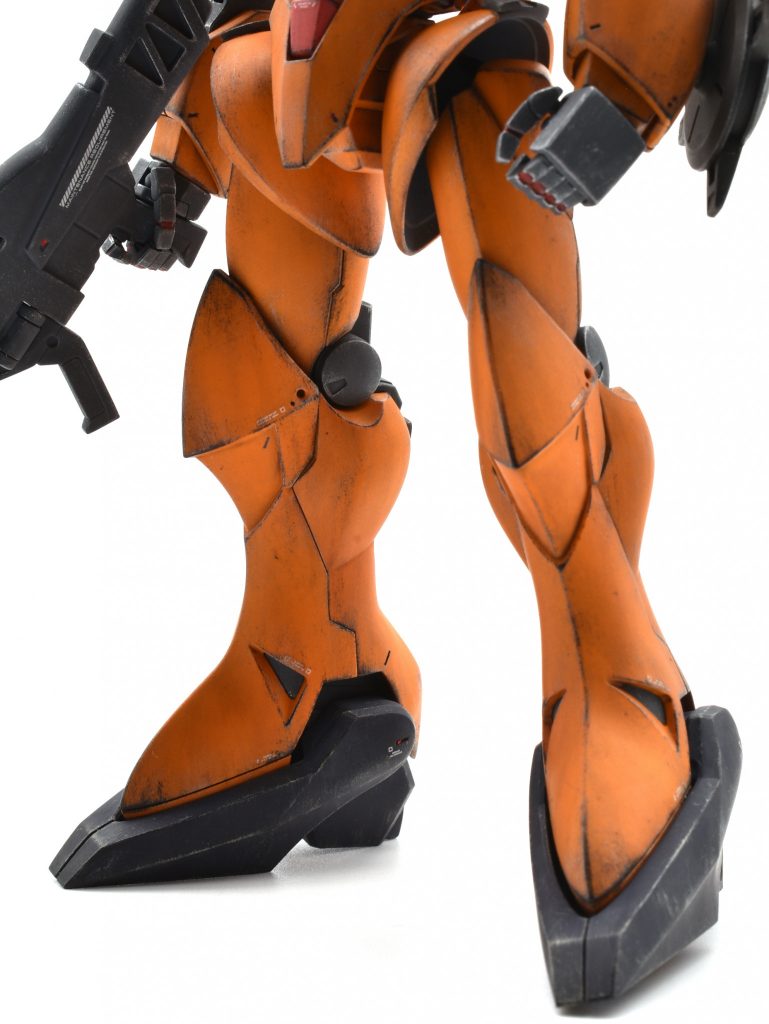 地球の重力下で運用されたMS想定なので、重力を意識したウォッシングやドライブラシでウェザリングをかけています。