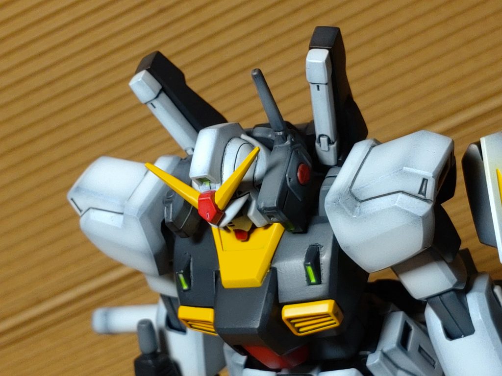 久々にグラデーション塗装してみましたが、やはり汚いなぁ…老眼始まったみたいで、細かい作業はキツイです