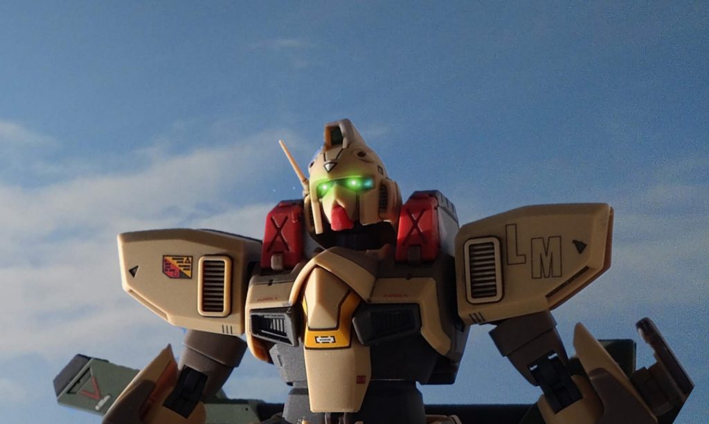 設定としては、初期型の改修機として作成したので、バイザーが着いていないでデュアルアイのまま。各部の走行色と防塵が最低限という体で作成しました。