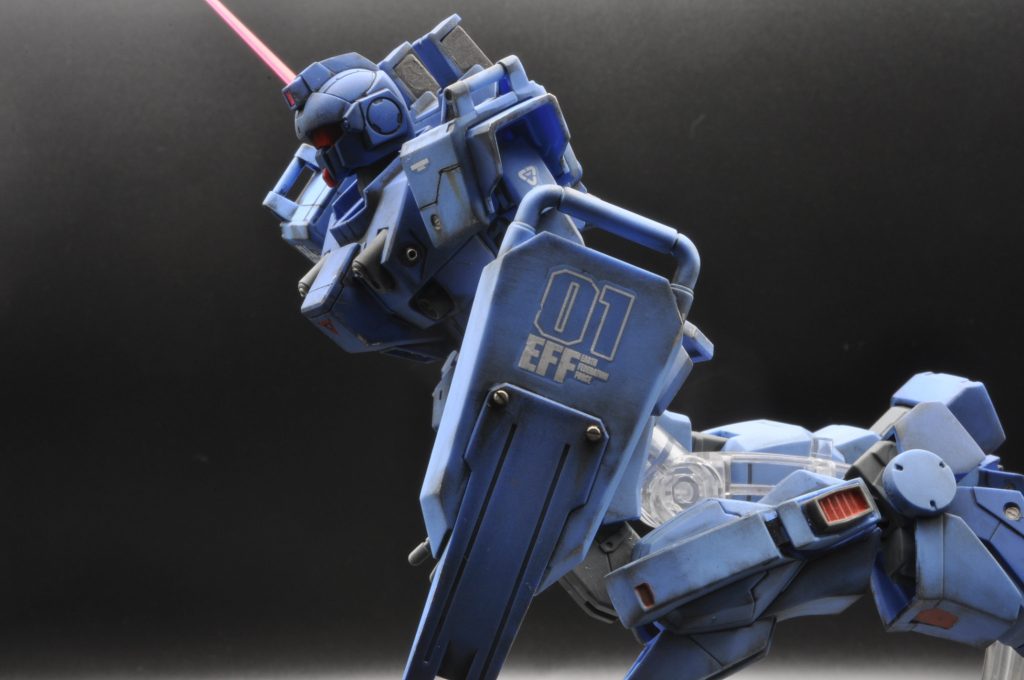 サーベルを火であぶって曲げるってのも、撮影時に動きがあって面白いかも。