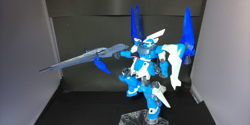 元々はディテールアップの練習用に組み始めたジンハイマニューバですが、仮組中に肩パーツを破損。そのまま放置していた物を今回引っ張り出してきました。