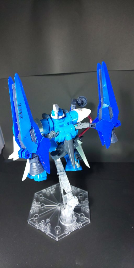 テルティウムアームズを使用し、青を生かすためガンダムマーカーはライトブルーとMSVライトブルーを使用。しかしながらMSVライトブルーと元キットの成形色がほぼ同じであまり変化がなかったのは残念。 