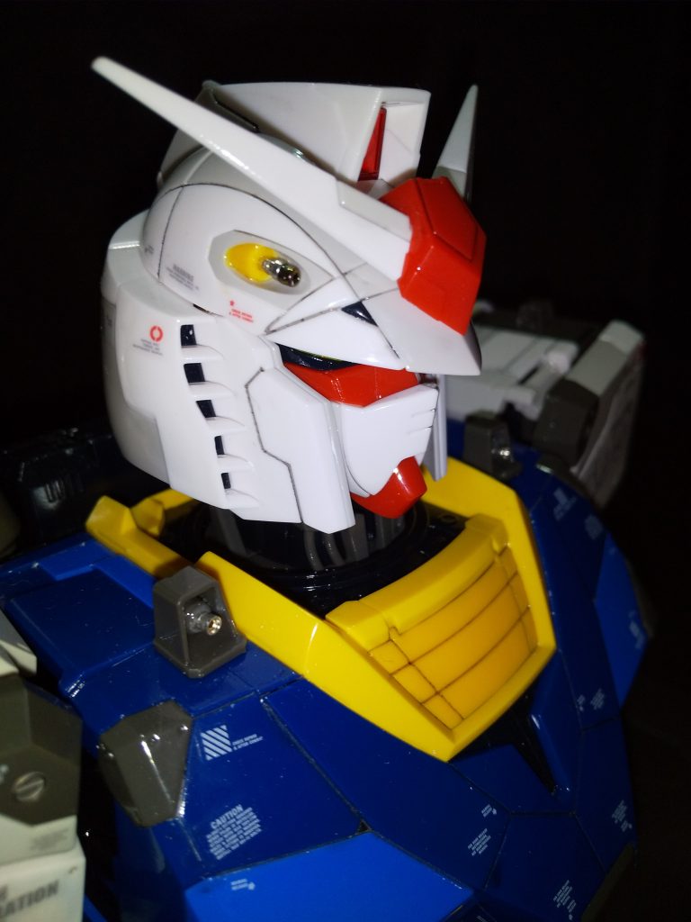 メタルパーツを少し入れました。最初はもう少し入れる予定でしたが、デカールが邪魔で諦めました…（笑）