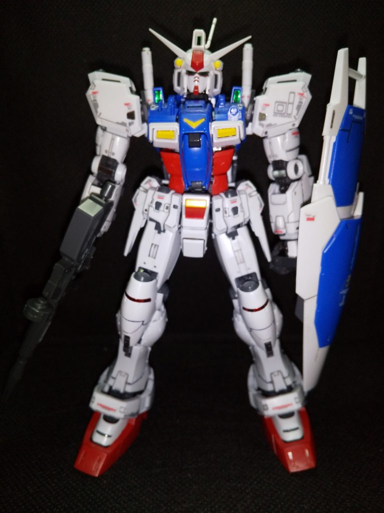 今回は付属のリアリスティックデカールを全部貼ってみました。カッコいいと思いますが、水転写と違いシール感がでてしまいますね。水転写は苦手なんですけどね…(笑)