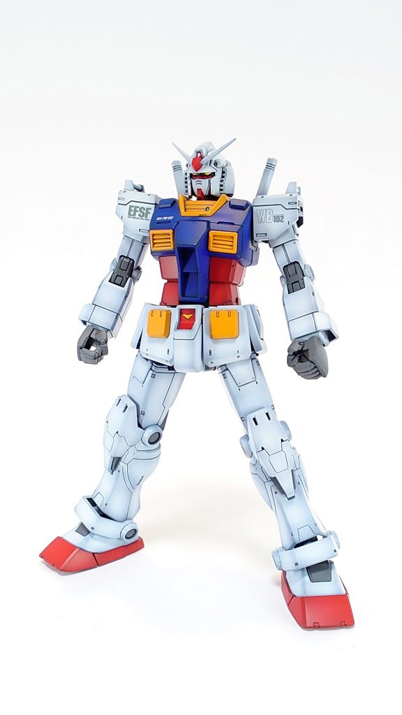 キット自体は肉抜きを埋めた程度でほぼストレート組み。塗装は黒立ち上げのMAX塗り。ツインアイやセンサー、バーニアはメタリックで塗装しました。