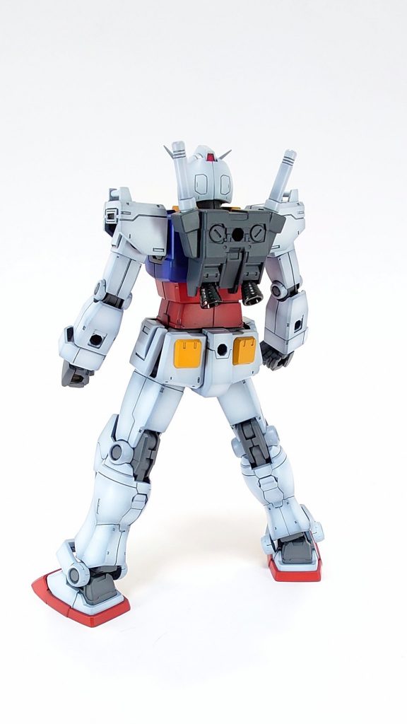 背面出来の良いキットで色分けもほぼ完璧なので塗装に集中出来ました。