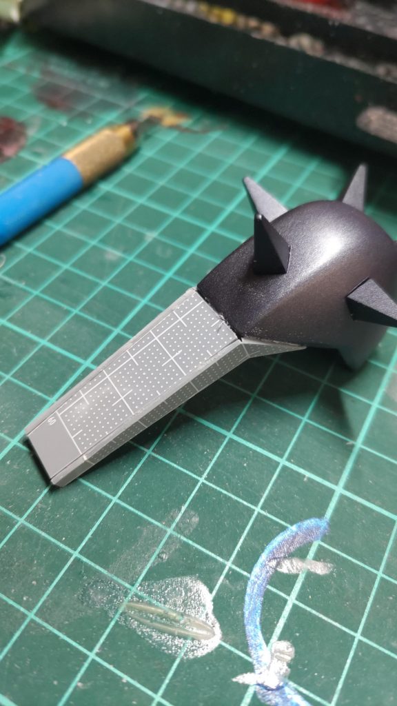 3mmプラ板でスパイクショルダーを延長加工