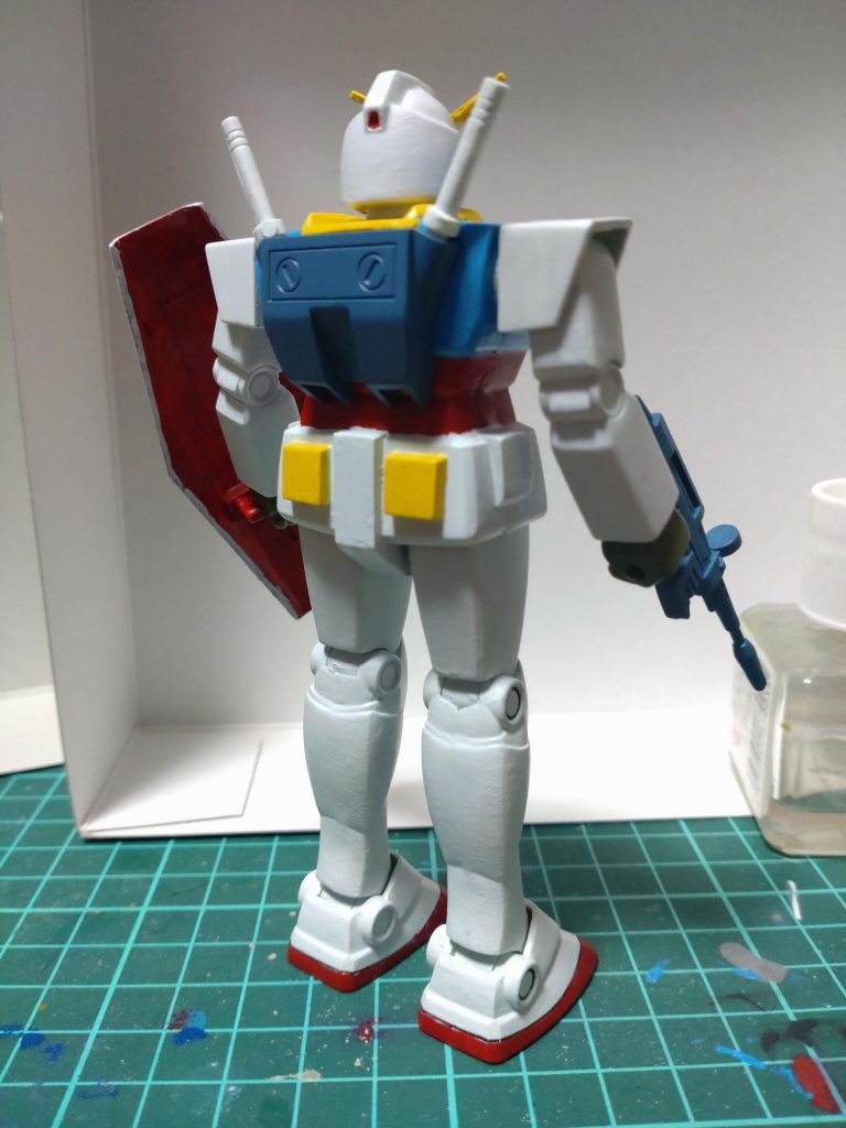 昔キャラ物の形したシャンプーありましたよね？仮面ライダーとかウルトラマンとか。そのイメージも参考にしました。スミ入れも最小限です。