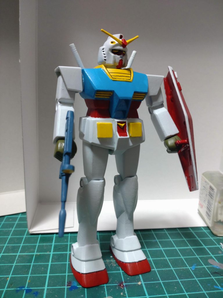 胴体との接続の為の肩部のストッパーのリングは破損してしまい、肩部は固定となりました。