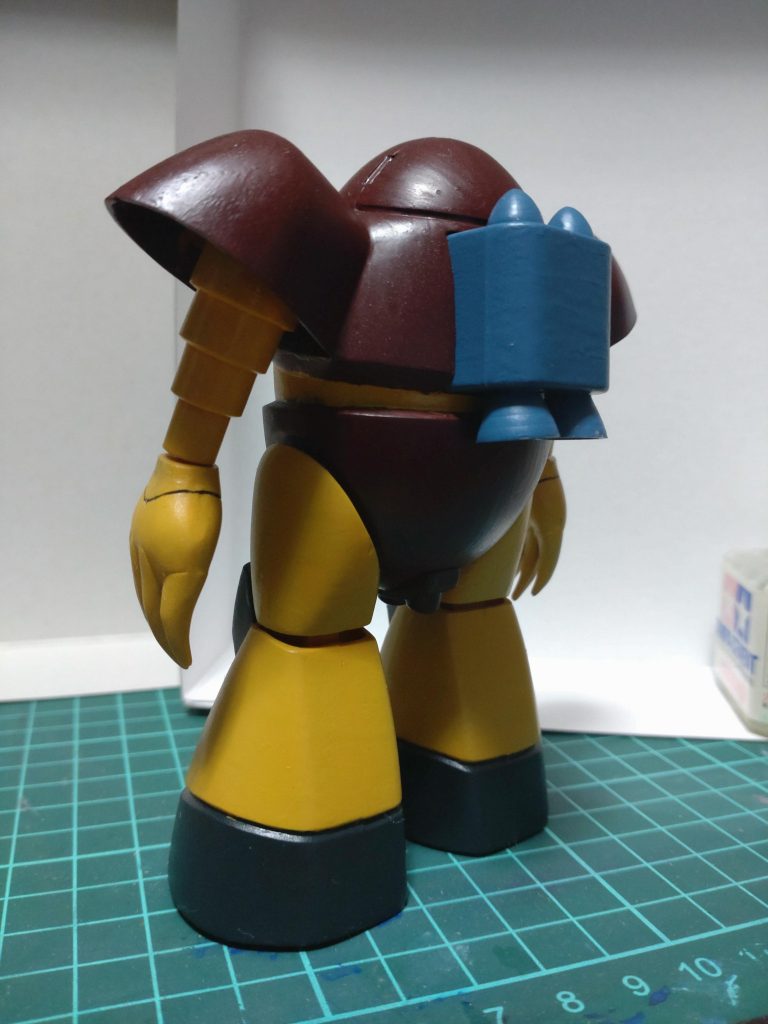 卵みたいなシルエット。ロボダッチみたい。少しディフォルメされてる?(笑)