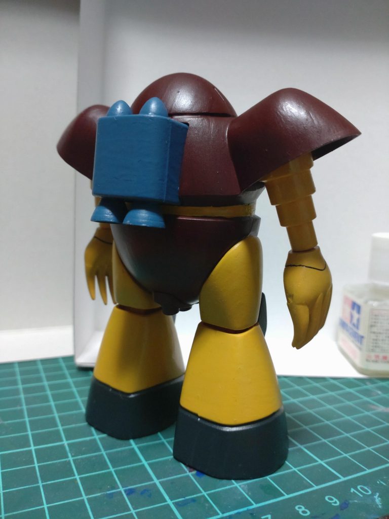 バックパックもかなりシンプルデザイン。少ないパーツでゴッグの特徴を良く捉えてると思います。