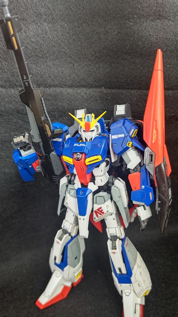 立ちポーズ。なんかぶかぶかの服着てるみたい（笑）