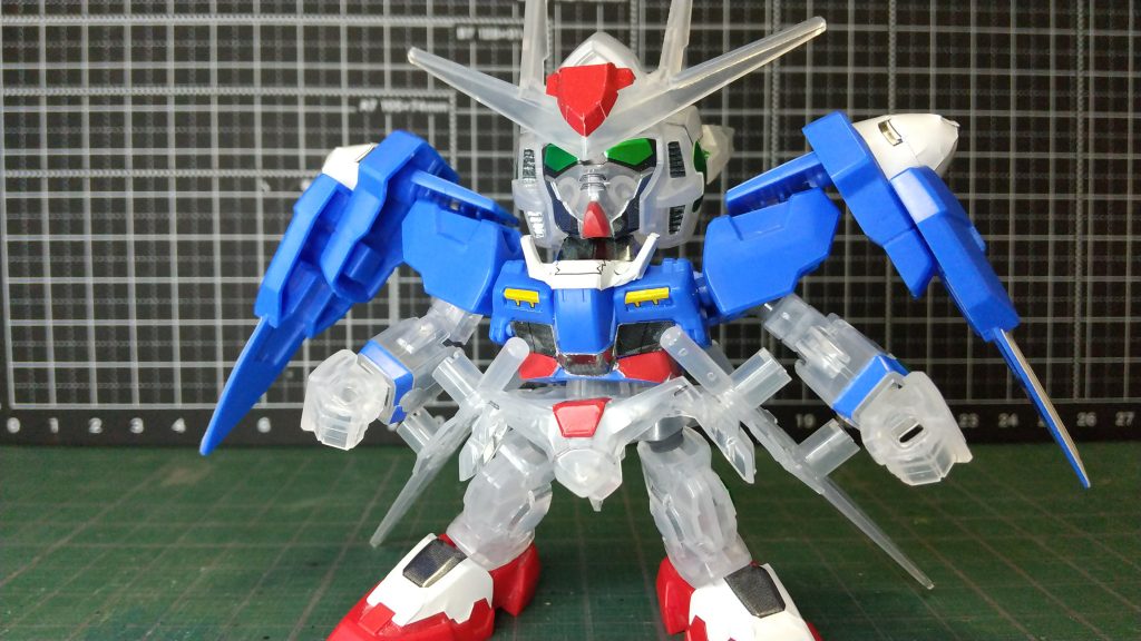 せっかくのクリアモデルですので、サクッと素組みしました。一応、クリアパーツはタミヤコンパウンド(細目)で磨きました。多少は輝きが増した気がしないでもないです。クリア以外のパーツはメラミンスポンジによるツヤ消しというのを初めてやってみました。少しですがツヤが落ちてますね。