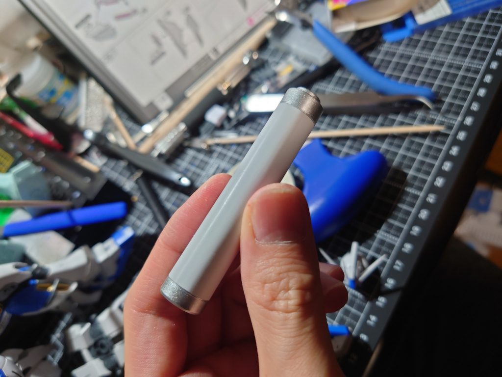 タンクが塗装中気がついたら乾電池になっていました。