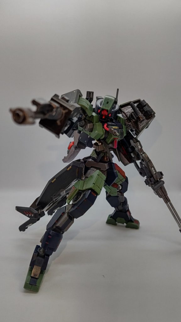 まず専用ライフルほぼ無改造で一部ジャンクパーツによりディテール追加しました。