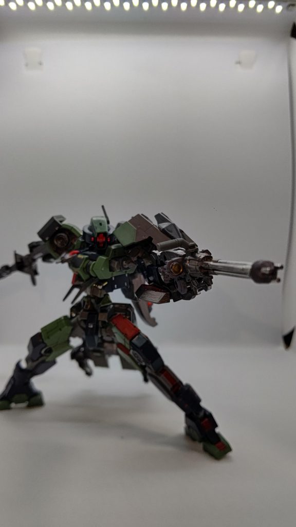 もう一方は30MMから拝借したカスタムガトリングです。