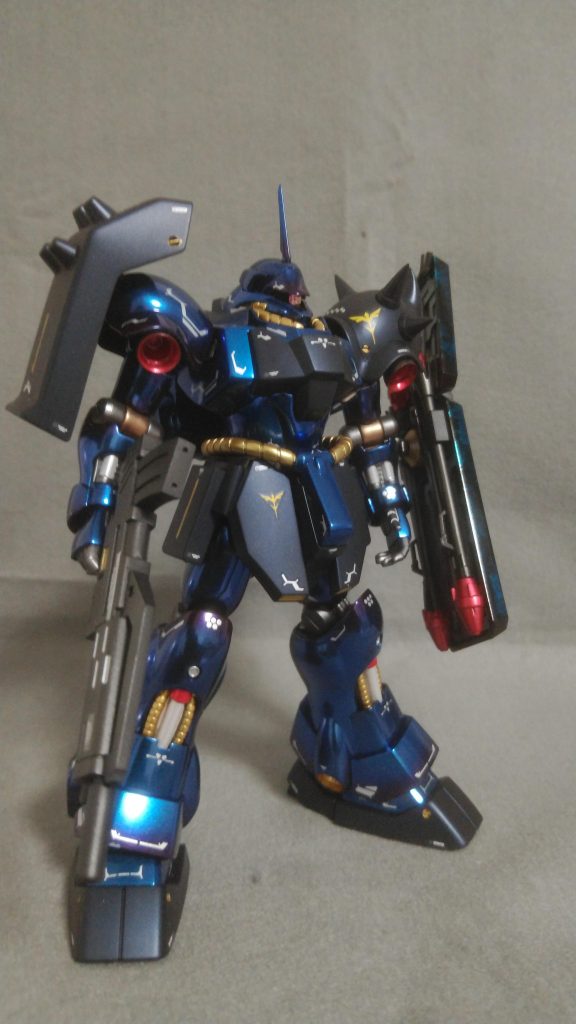 アシタノデカールでデコレーションしてモノアイは市販パーツでデコレートしました