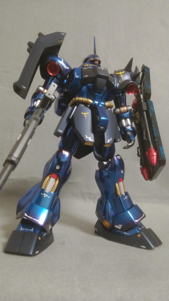 すね、前腕のシリンダー、動力パイプもしっかり塗りわけ