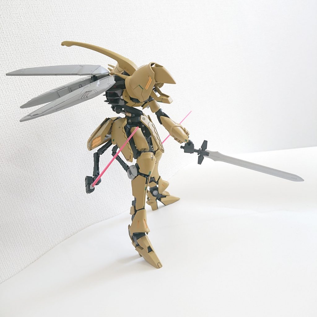 ファンネルを仕込む選択肢もありましたが、 遠隔武器はちと違うかな？と思って隠し腕に。アシュラテンプルが後押ししてくれました。w