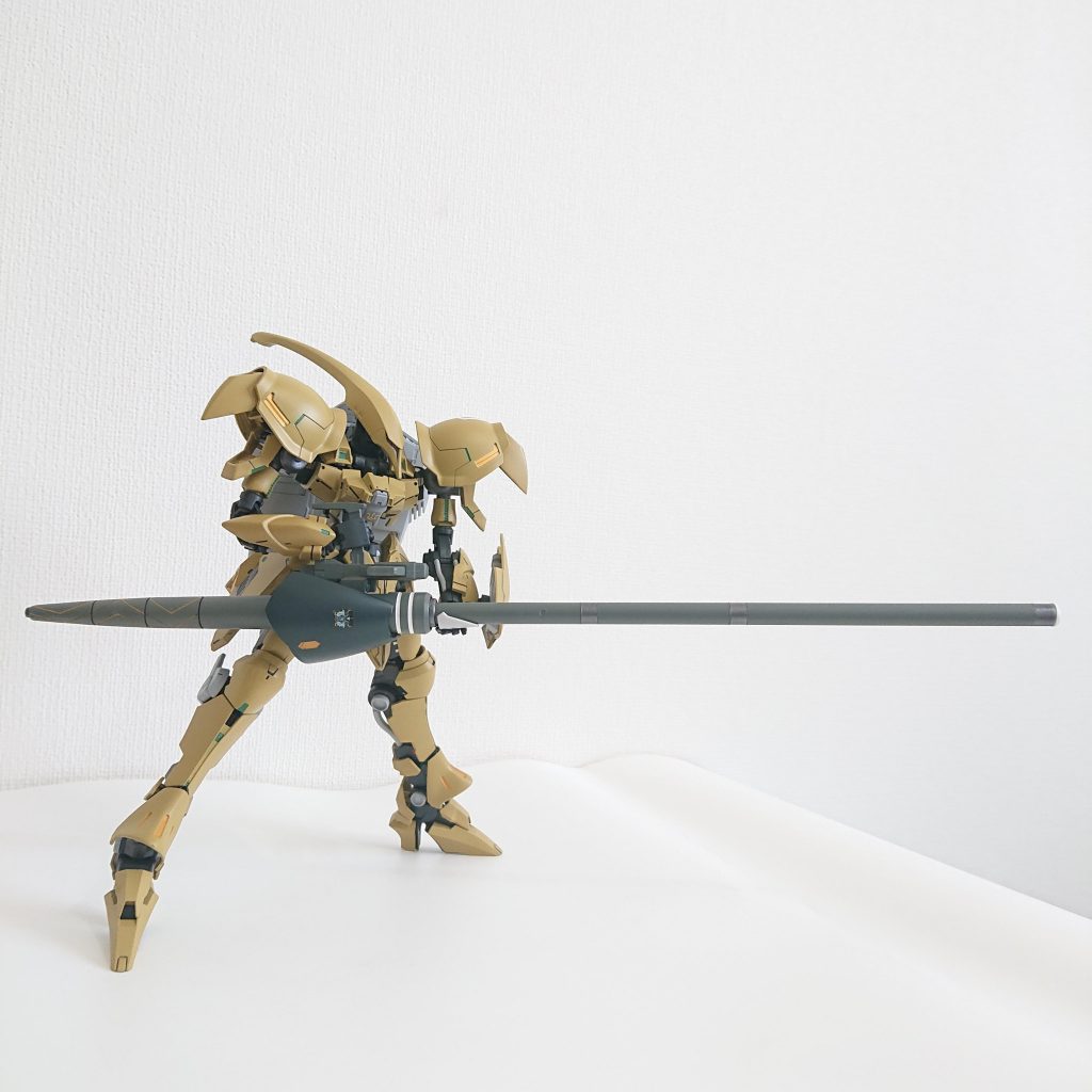 反動ヤバそうなので重心は前気味に。