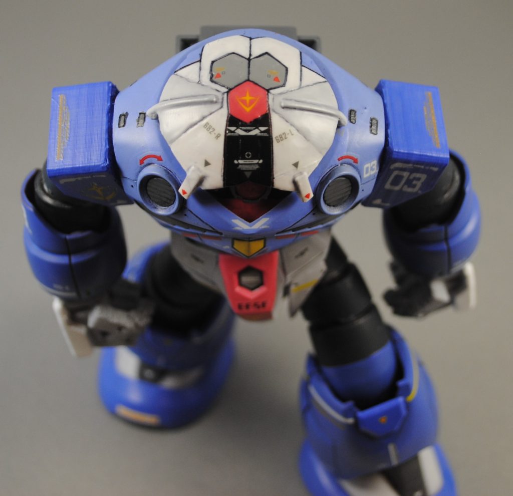 頭頂部はこのようになっております。「あーでもないこーでもない」と塗り重ねすぎてぽってりしてしまいました。筆で厚塗りした後につや消しスプレーしてもつや消し効果が薄くなるような気がしました。