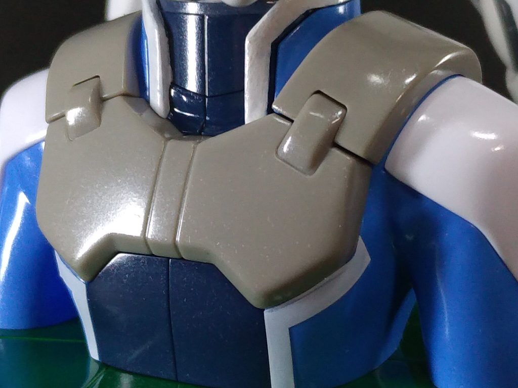 パイロットスーツをアップで。パールの効果は写真だと分かりにくいです^^;紺色の部分が一番分かりやすいかな？