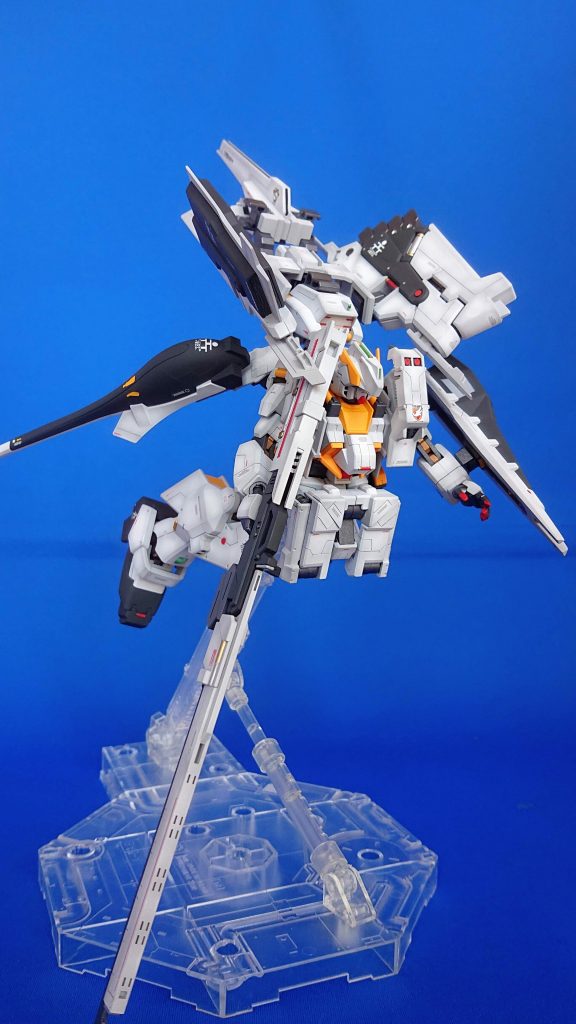 以下アクションポーズ。「ヘイズル出撃します。」