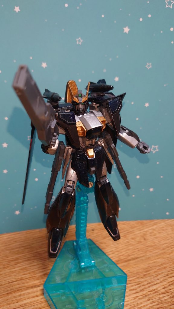 なんとなくラファエルガンダムのビームライフルを持たせてみたら持ち手がけっこうぴったりサイズだったのでそのまま手持ち武装に採用しました(ㆁᴗㆁ✿)