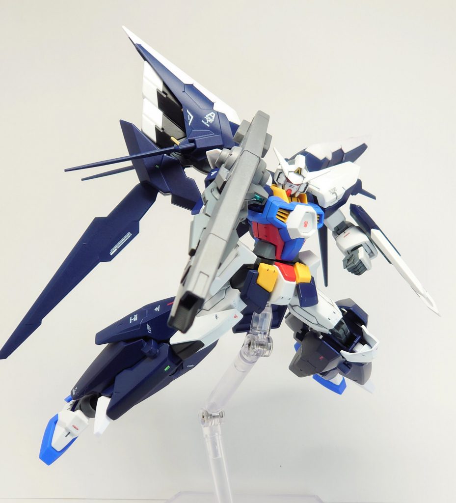 グラストロキャノン手持ち式の大型ビームキャノン。フルグランサと同じ装備で、FXのダイタルバズーカはこの装備の設計データを元にオプション化する形で造られた。