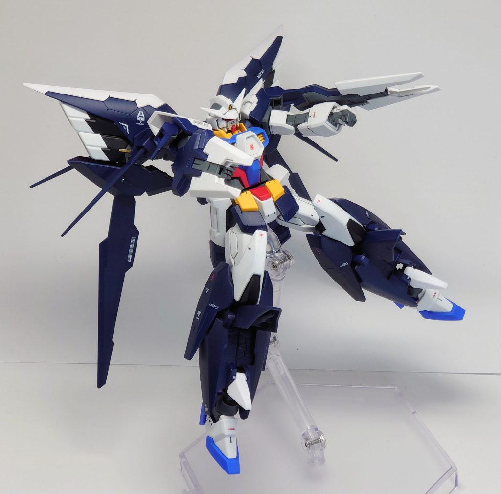 脚部ドッズキャノン脚部に格納された射撃装備。ドッズライフルと同等の威力。