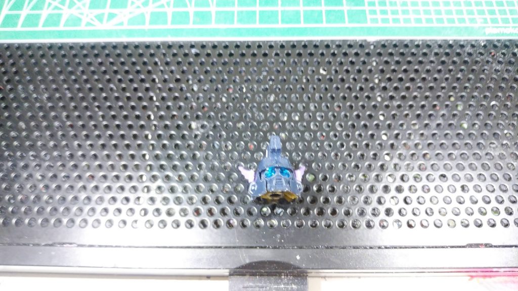 頭部は少し小さくしています。