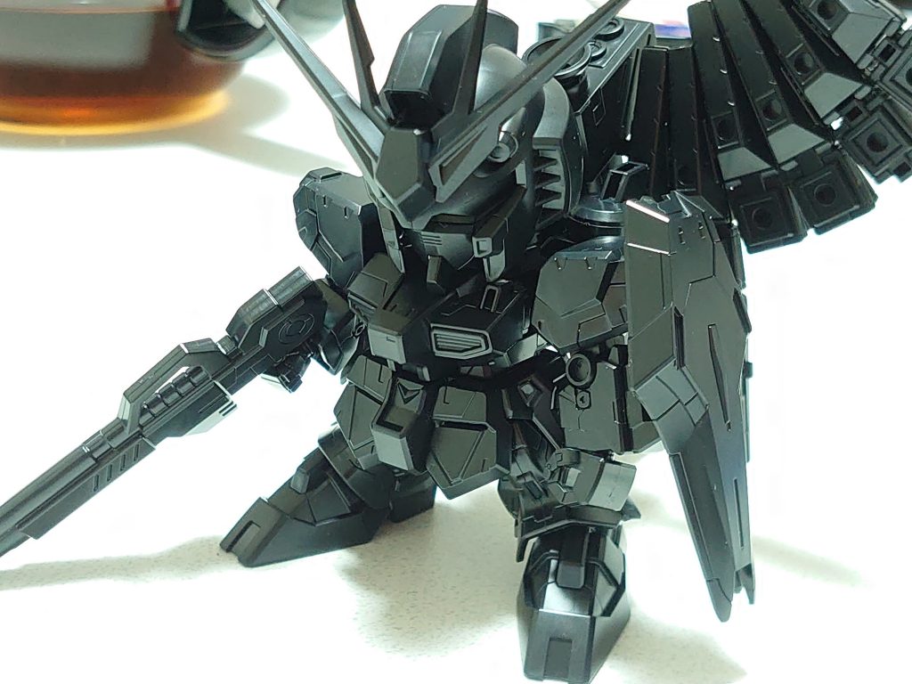 素組みした直後です。真っ黒です。