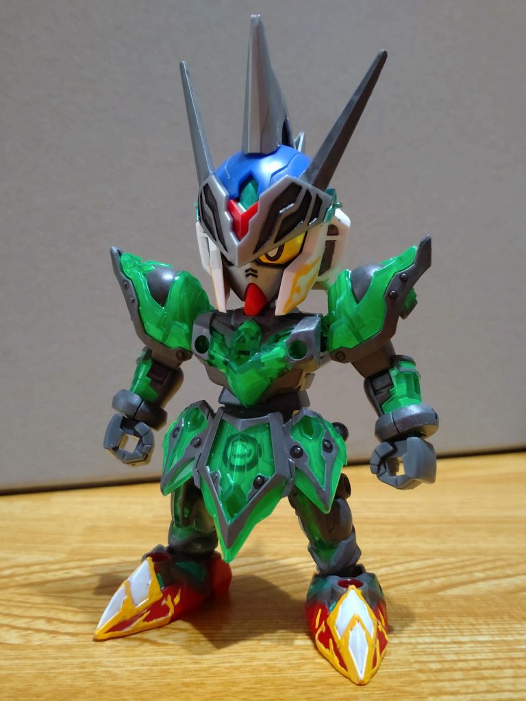 ・軽装状態この状態だと首から下はほとんどクリアパーツなナメック星人に…塗装カロリーほんとえぐーい…今回、軽装のシルバー部分はSDGWシリーズの共通パーツに合わせてグレーで塗装。だいぶ統一感が出てくれていい感じに。オマケに色が沈まない様にクリアパーツは裏側をホワイトで塗装して明度を上げてるっス