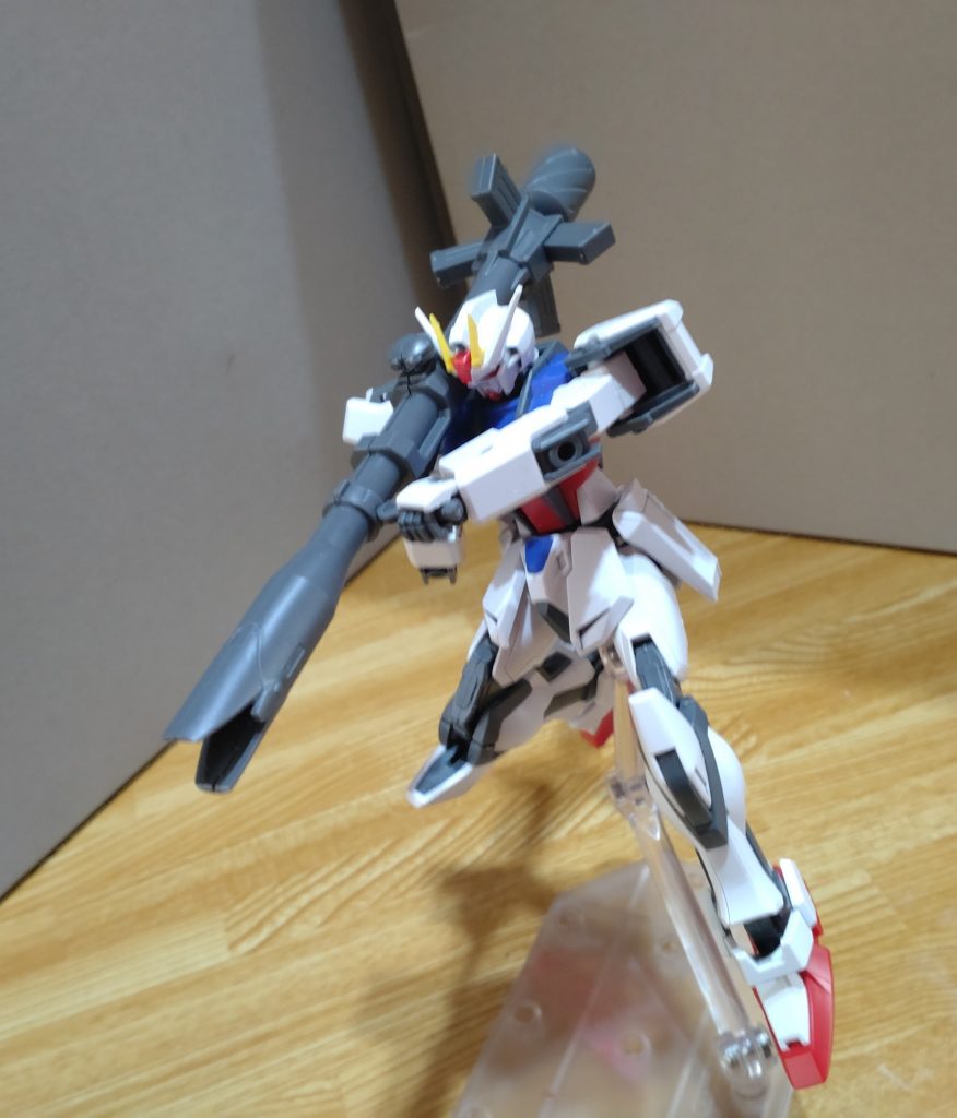 グリップとサブグリップが可動するのでかなり持たせやすいっスね