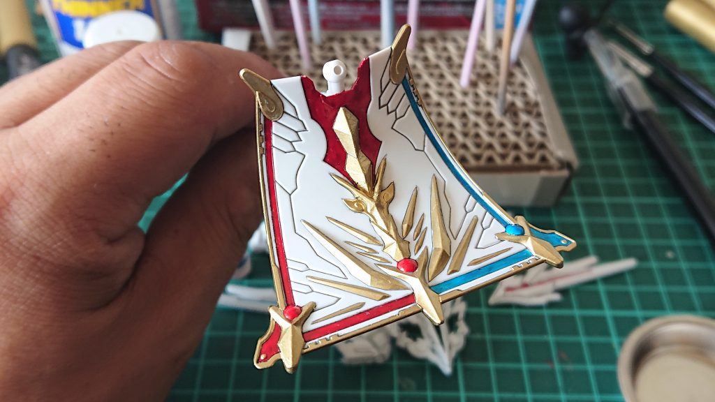 一番塗装が大変だったマントです。