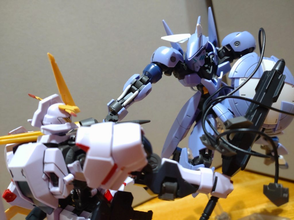 端白星と端白星やアスモデウスなどは「ウルズハント」名義なのに、ジークルーネだけ何故か「鉄血のオルフェンズG」名義なナゾ。……君ゲームに出るんス、よね…?というか公式から「ウルズハント」と「鉄血G」のふたつの名称を使ってるからここら辺もうワケわかんなくなってるっス