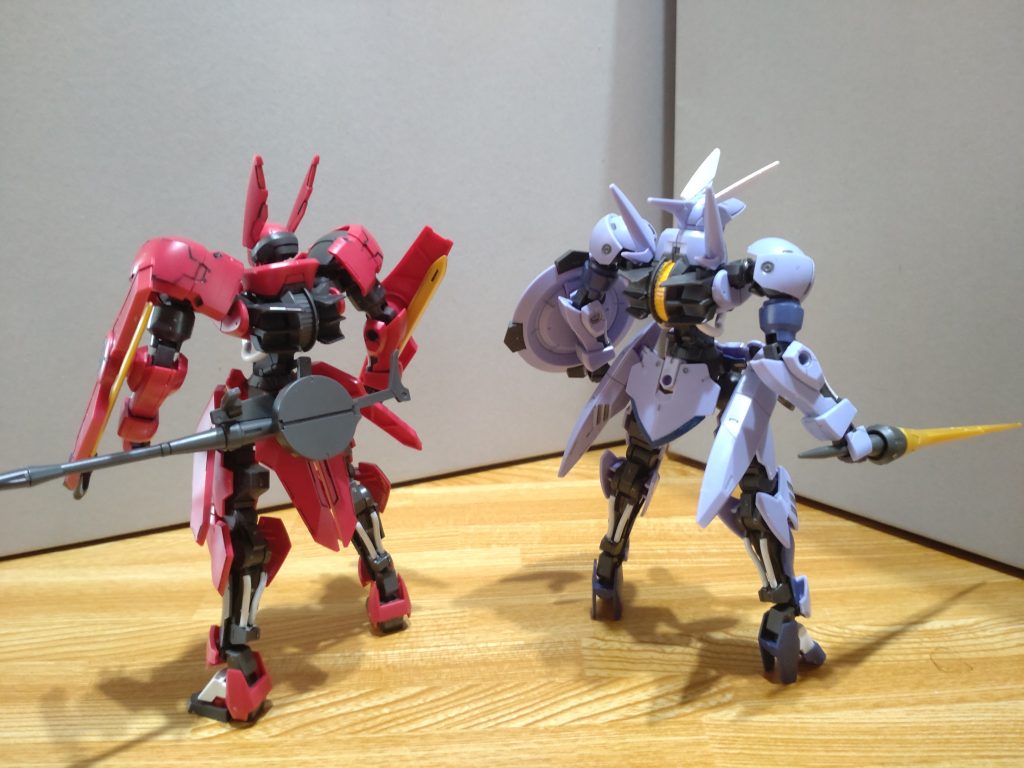 大腿部など、似たような形状のパーツはあるけど、外装はすべて新規パーツっスね