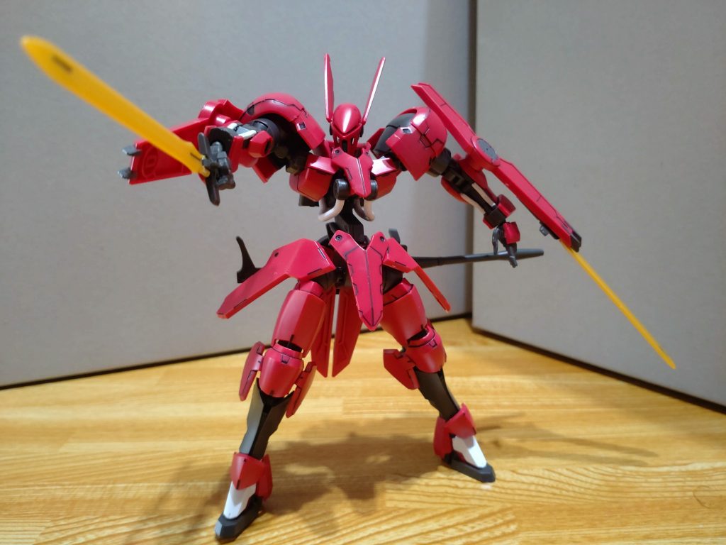 グリムゲルデに武器持ち手と平手を取り付けてみる。鉄血キットなので、手の甲のパーツの互換性は相変わらずっス