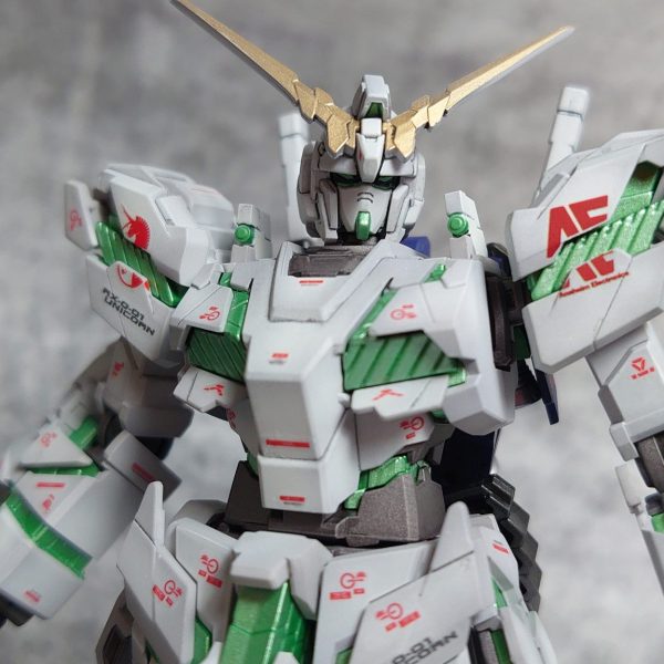 HGユニコーン 覚醒塗装