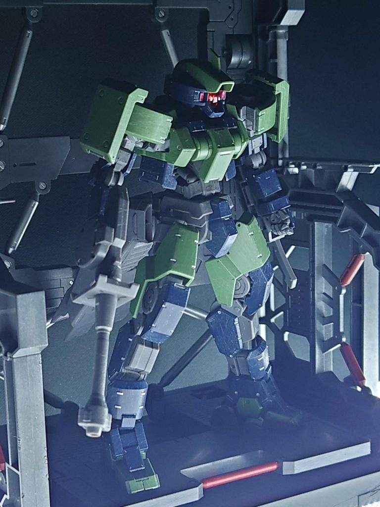 デザイン的にも、グレイズの系統だとわかり易いですね。自分としては、背部ホバーユニットが好き。